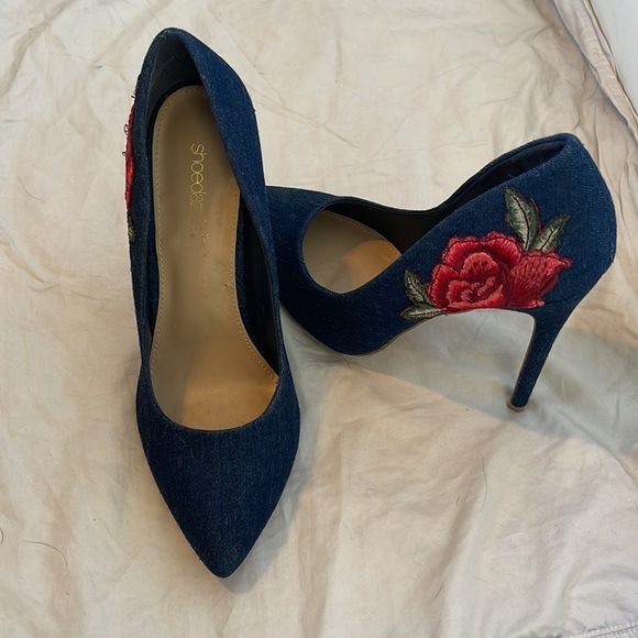 Simona Detailed Pumps - Picture 8 of 9